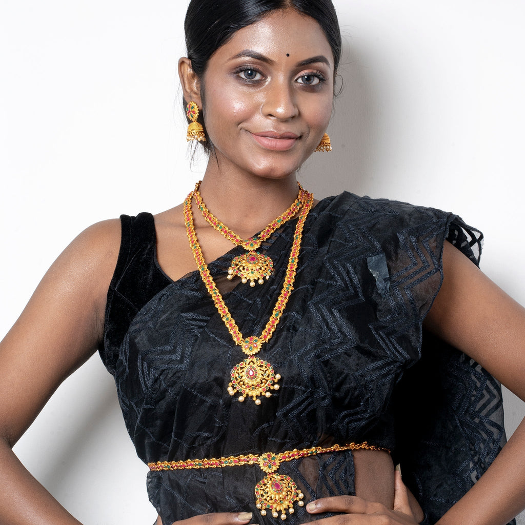 GOLDEN SOUTHINDIAN NECKLACE SET WITH TAIRA