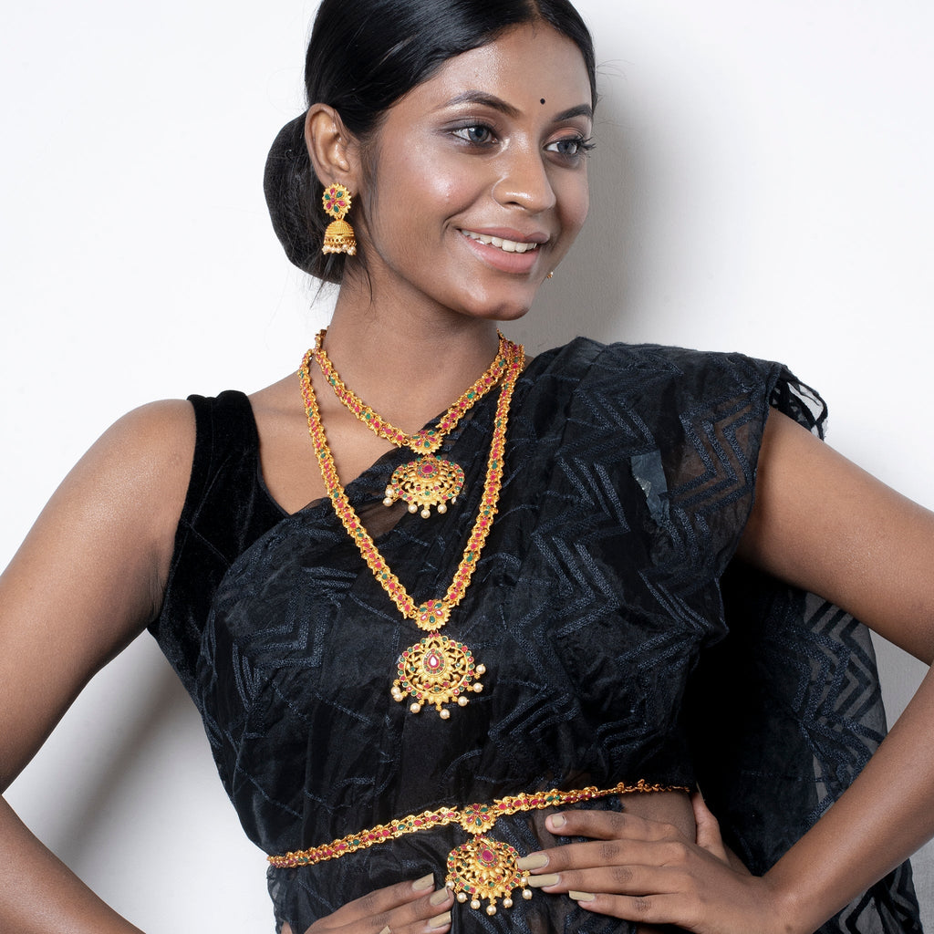 GOLDEN SOUTHINDIAN NECKLACE SET WITH TAIRA