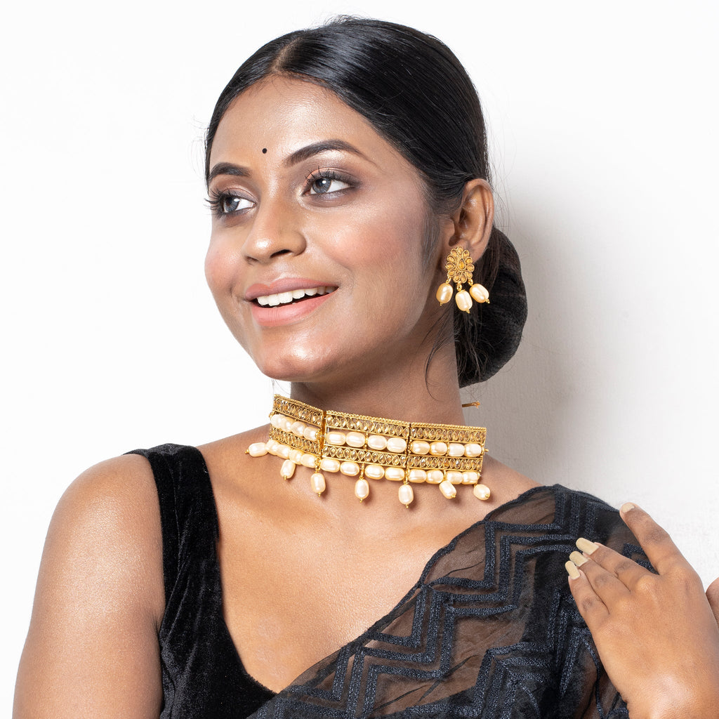 GOLDEN STONE CHOKER NECKLACE SET