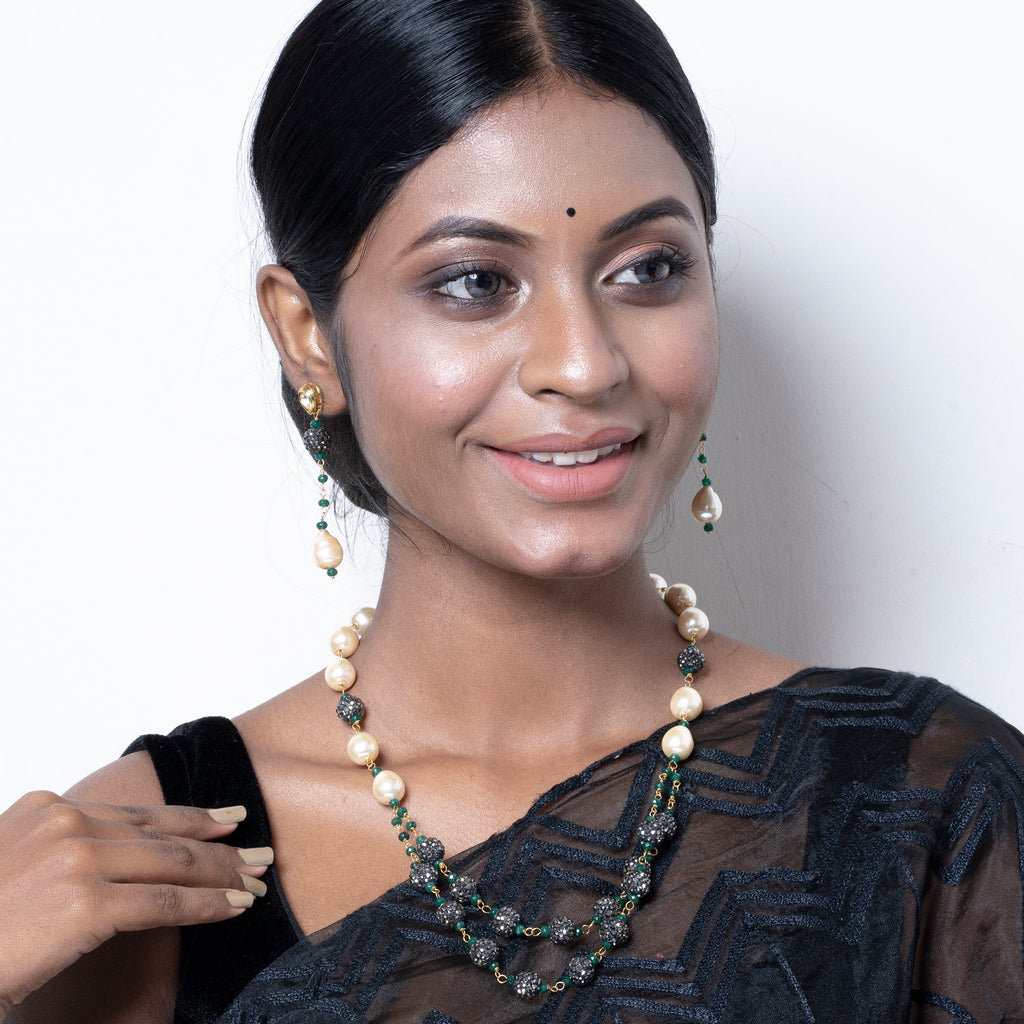 BLACK CRYSTAL WITH UNCUT  PEARL STRING NECKLACE SET